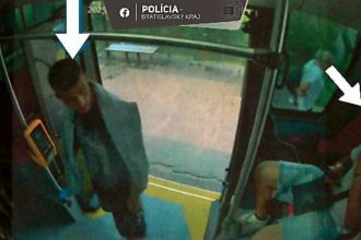 Hrube spravanie v autobuse policia ziada o pomoc
