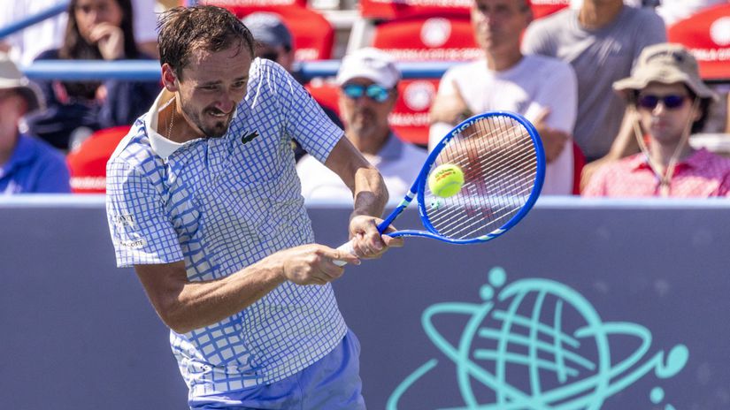 Najblaznivejsi mecbal roka Medvedevova reakcia po prehre