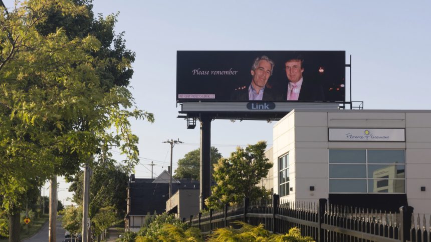 Od obdivu po oznacenie uchyl Trump a Epstein