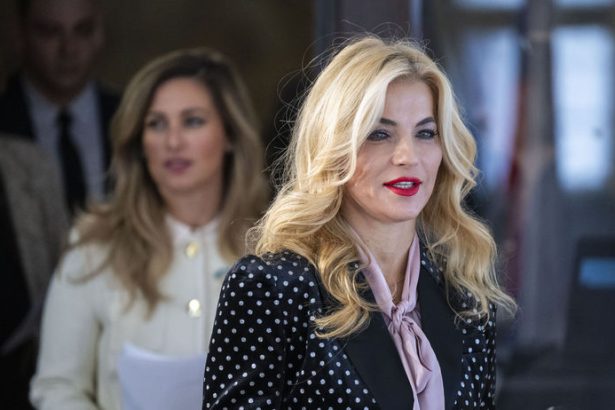 Progresivci vyzyvaju Simkovicovu na odvolanie Petry Flach