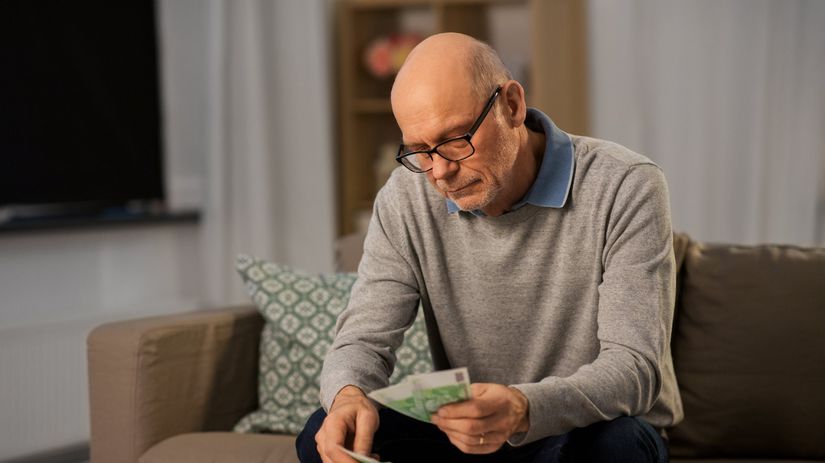 Slovaci prisli o 145 miliardy eur a ich dochodky