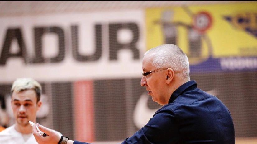 Srbsky trener blahozelal Putinovi dostal vypoved