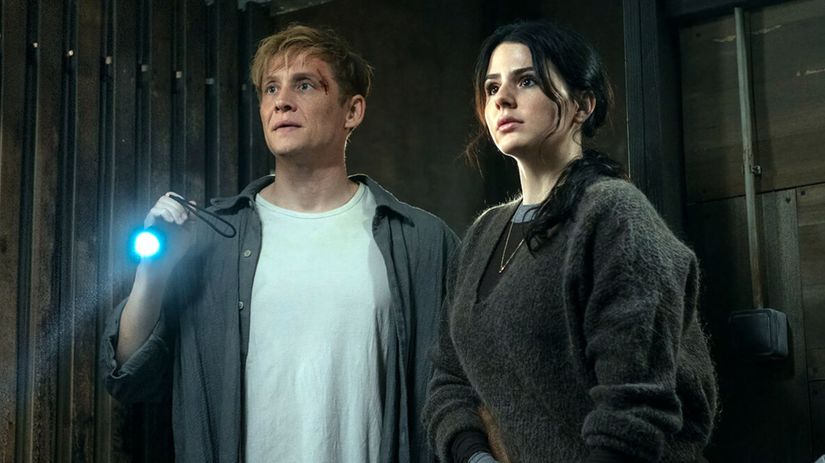 Tento thriller na Netflixe ovladol sledovanost v 54 krajinach Preco ho vsak mnohi nazyvaju katastrofou