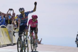 Velke divadlo na Mt Ventoux Vingegaard skusa Pogacara