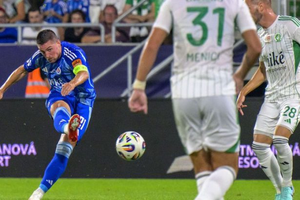 Vypredany stadion v Presove styri goly a 11 zmien trenera Weissa Novacik porazil Slovan zakopol aj DAC