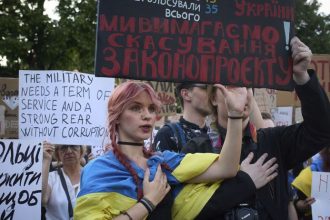 Zelenskyj cuvol lebo potrebuje peniaze zo Zapadu