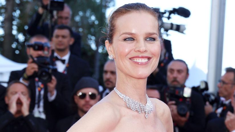 52 rocna supermodelka Eva Herzigova dokazuje ze vek je len cislo