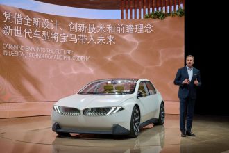 Audi Porsche BMW a Mercedes Luxusne nemecke znacky klesaju v Cine