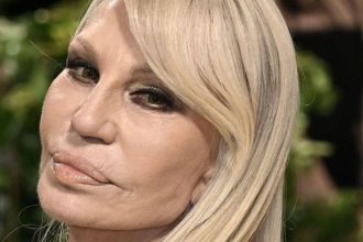 Donatella Versace omladla o 20 rokov Je to ona