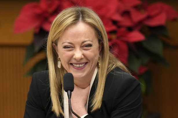 Eroticky portal zverejnuje fotky talianskych politiciek