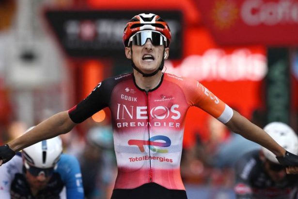 Hviezdny spurteri Alpecinu vysli naprazdno Etapu vyhral Brit Turner Vuelta ma noveho lidra