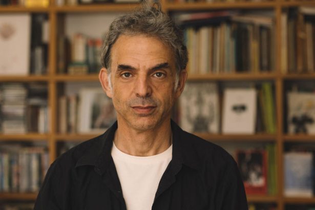 Izraelsky spisovatel Etgar Keret Vsetci sa citime ako obete