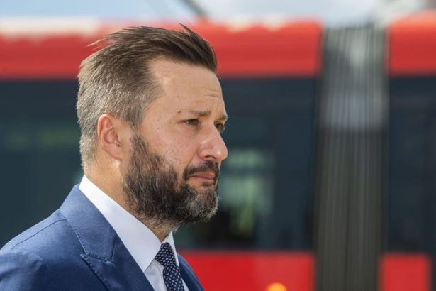 Kandidat na primatora Bratislavy Winkler obvinuje Valla zo zleho hospodarenia