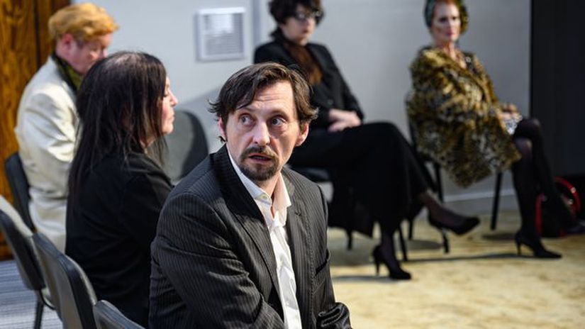 Lukas Latinak uz netaji lasku Po rozvode ho ocarila mlada herecka