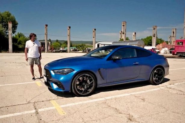 Mercedes AMG CLE 53 4MATIC Coupe Pod kapotou ma 6 valec