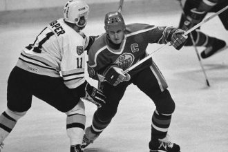 Neviem ci to prezijem Najslavnesi vlastny gol v NHL