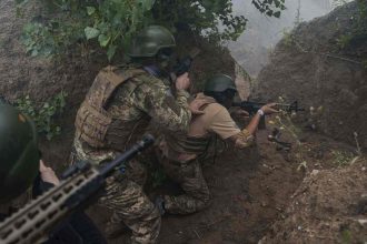 Peklo na Ukrajine Rusi utocia v malych skupinach