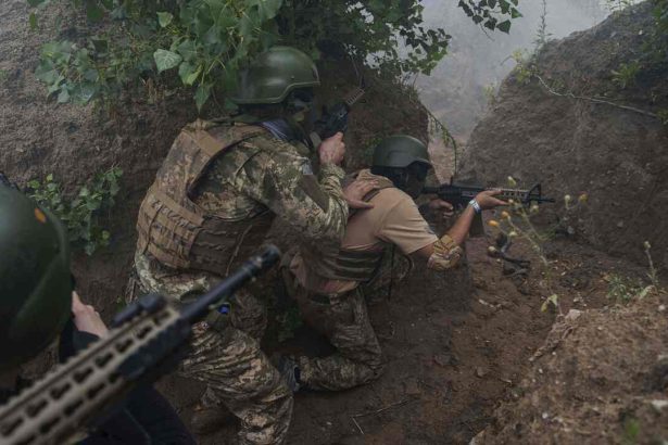 Peklo na Ukrajine Rusi utocia v malych skupinach
