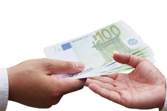 Prieskum Dve tretiny Slovakov maju problem vyzit z platu