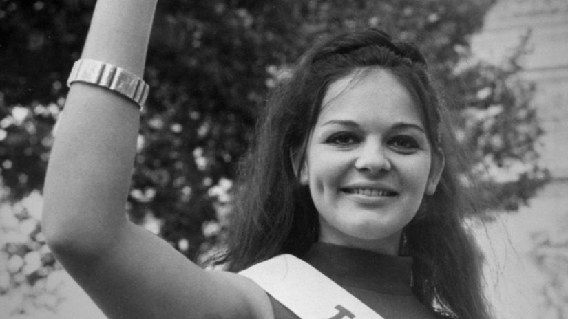 Stale ziari eleganciou Alzbeta Strkulova oslavuje 80 rokov