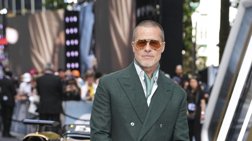 Taku kupelnu ste este nevideli Brad Pitt kupil luxusnu vilu od rockovej hviezdy