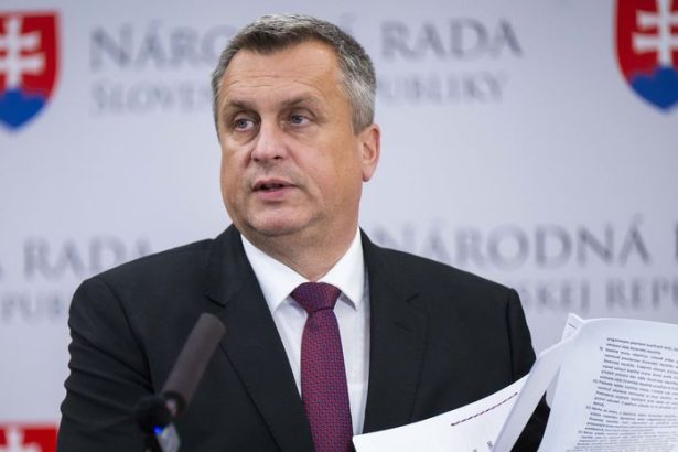 Tender na zachranky podla Danka smrdi chce novy statny system Hlas diskutovat