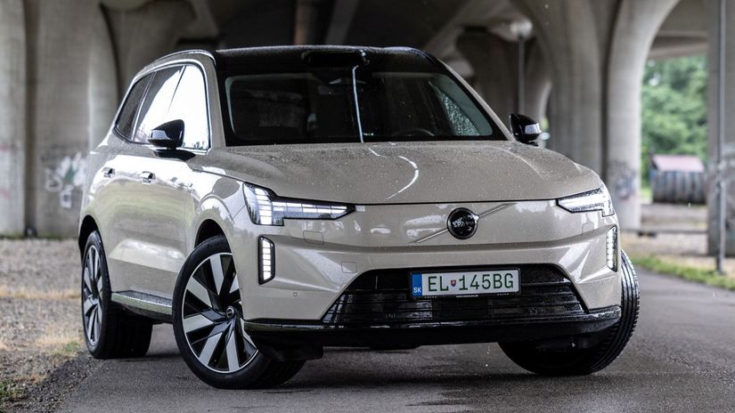 Volvo EX90 Performance Ultra Staci na XC90