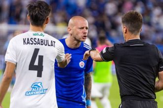 Weiss junior po skrate a cervenej karte Taky som nezmenim sa Otec povedal dolezitu vec