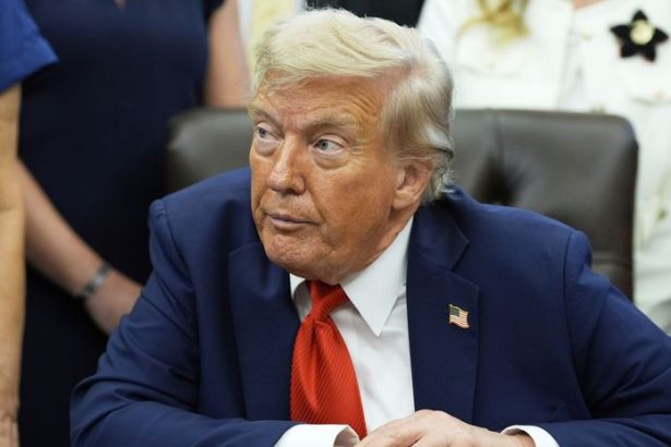 Zamestnanci FEMA varuju pred novou Katrinou List kritizoval Trumpa vedenie ich suspendovalo