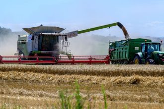 Zatva sa predlzuje kvalita klesa polnohospodari bojuju s pocasim