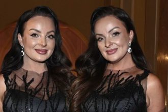 Zladene outfity su horucim trendom Aj Twiinsky sa zladili s dcerkami a vyzeraju ako stvorcata