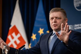 Ani predseda vlady si nemoze dovolit vsetko Simeckova matka podava na Fica trestne oznamenie