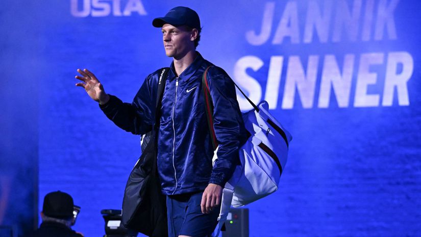 Dalsi skandal na tribunach US Open Sinnera takmer okradli