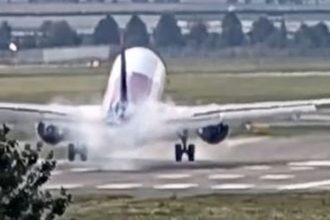 Dramaticke chvile v Prahe Airbus Wizz Air zavadil o ranvej