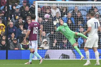 Dubravka hrdinom Burnley tesny vysledok v derby