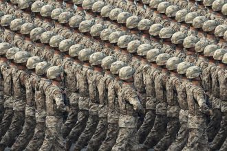 FOTO Siky armady a Cina ukazala silu