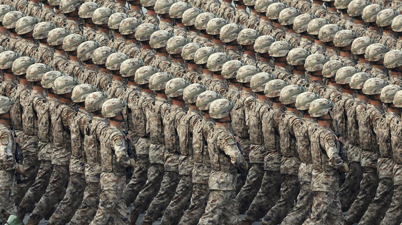 FOTO Siky armady a Cina ukazala silu