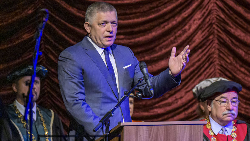 Fico stale veri v rusku ropu a plyn