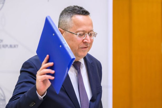 Je Kamenicky na odpis Minister si nevie rady