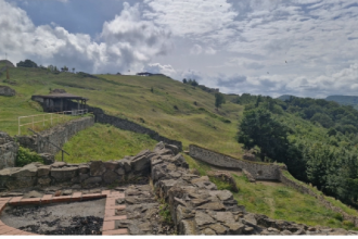 Jeden z najvacsich hradov v Europe je na Slovensku