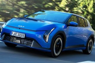 Kia EV4 Hatchback aj fastback prezradili tajomstva