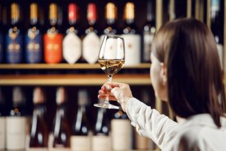 Korkovy alebo skrutkovaci uzaver Ktore vino je kvalitnejsie