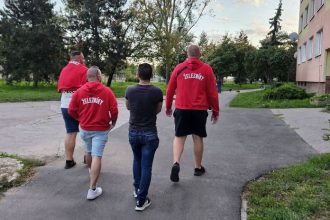 Kosicania beru poriadok do vlastnych ruk vznikaju obcianske hliadky proti kriminalite Policia varuje pred nelegalnymi iniciativami