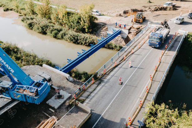 Obnova caka dolezity most pri Velkch Ulanoch uz vznika docasne premostenie