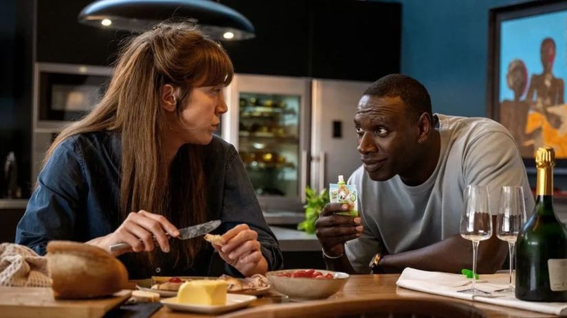 Omar Sy valcuje Netflix s novou romantickou komediou