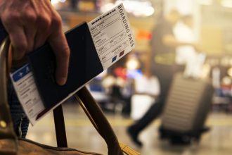 Pasazieri Ryanairu zjedli svoje pasy z dovodu