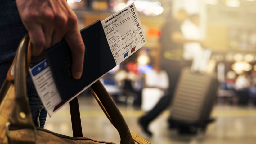 Pasazieri Ryanairu zjedli svoje pasy z dovodu