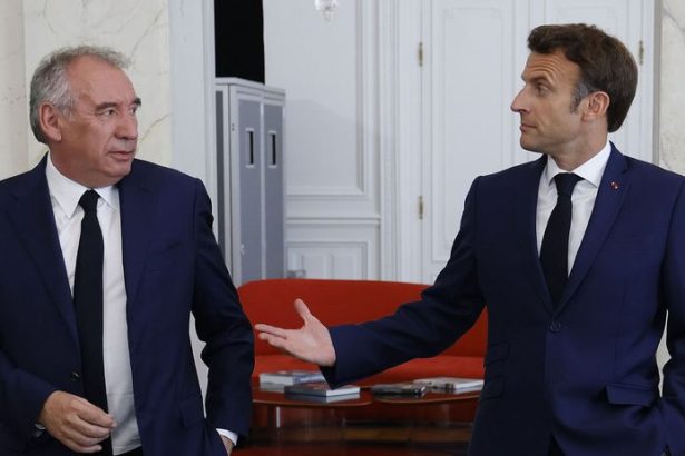 Piaty sef vlady za dva roky Macron asi strati premiera