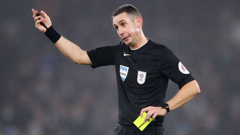 Skandal v Anglicku Byvaly rozhodca natocil nemravne video s dietatom