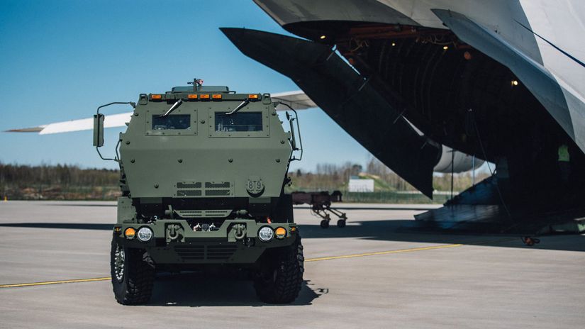 Slovensko je hole a bose Nad a experti vyvracaju tvrdenia vlady a prezidenta o obrane